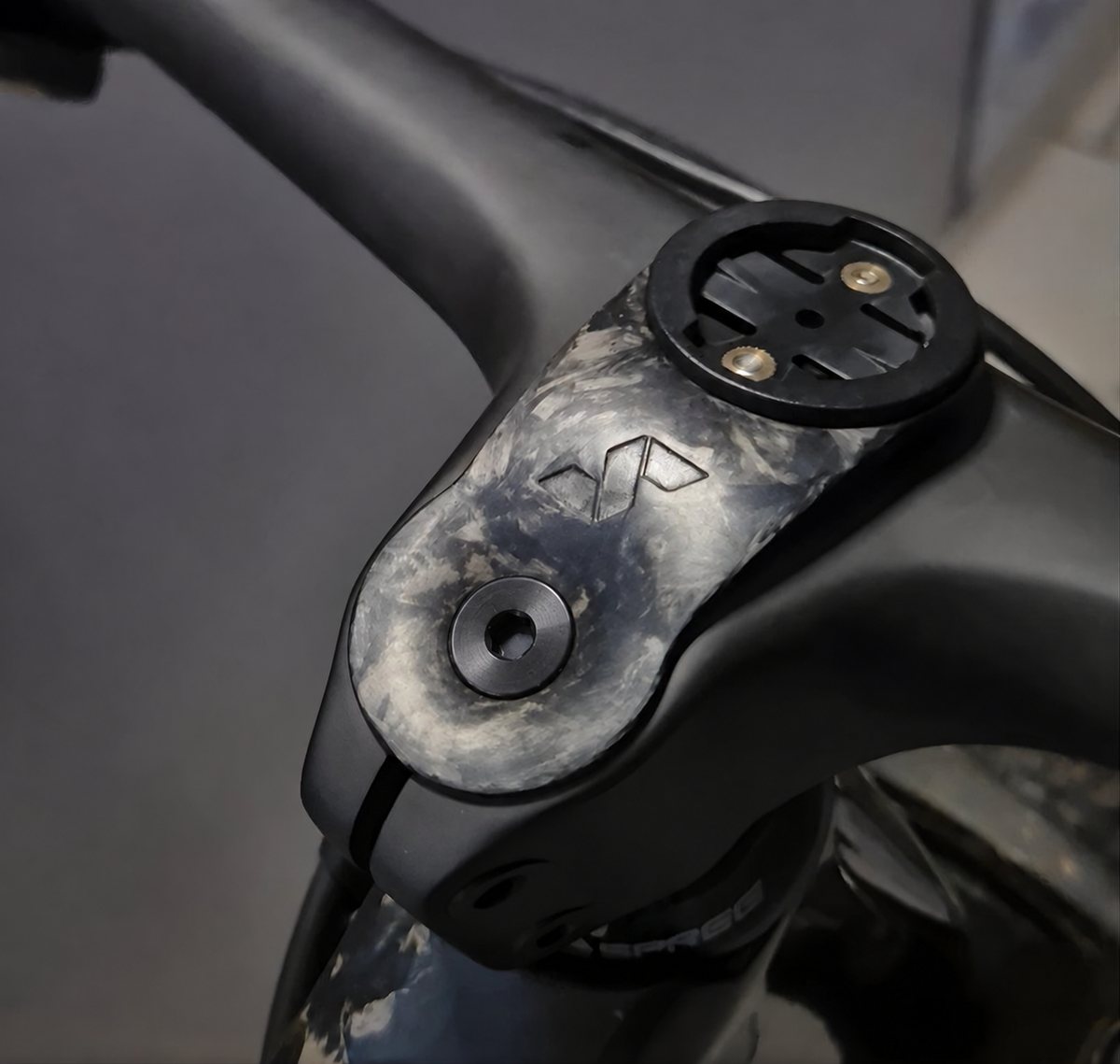 SUPORTE DE GPS PARA GUIDÃO INTEGRADO ROVAL — imagem 1